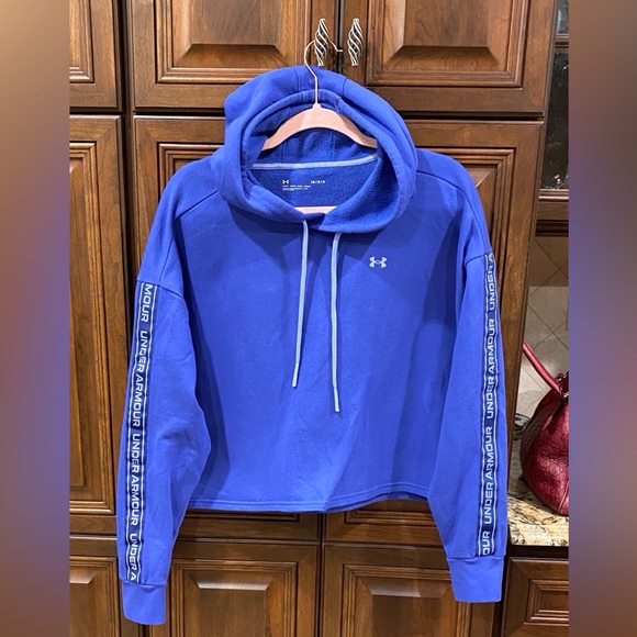 Under Armour Tops - UNDER ARMOUR Cropped Sweatshirt Hoodie